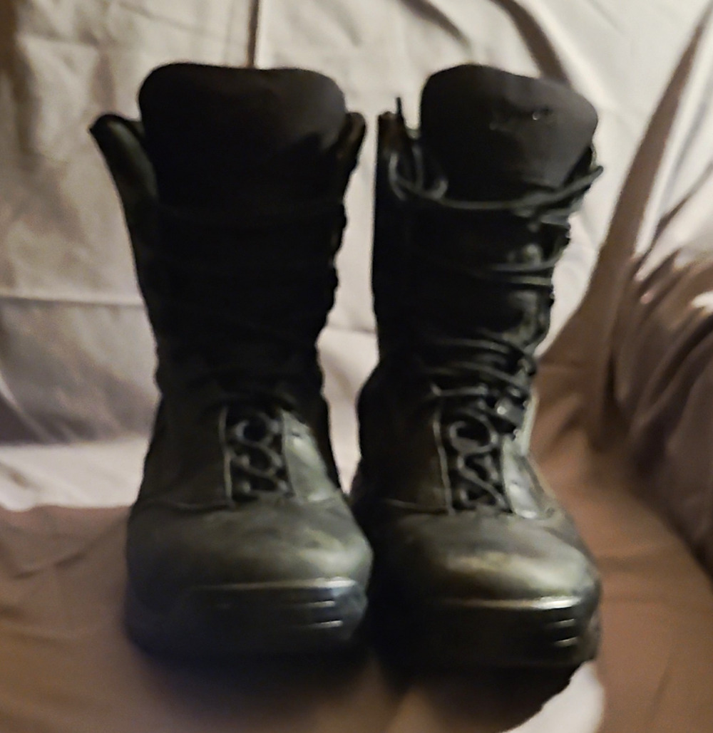 Danner US 10 Men’s Black Leather Tactical Combat Boots Round Toe Weather Proof.